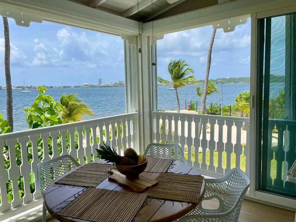 1 Chambre, Piscine & Plage, Proche Aeroport Baie Nettle